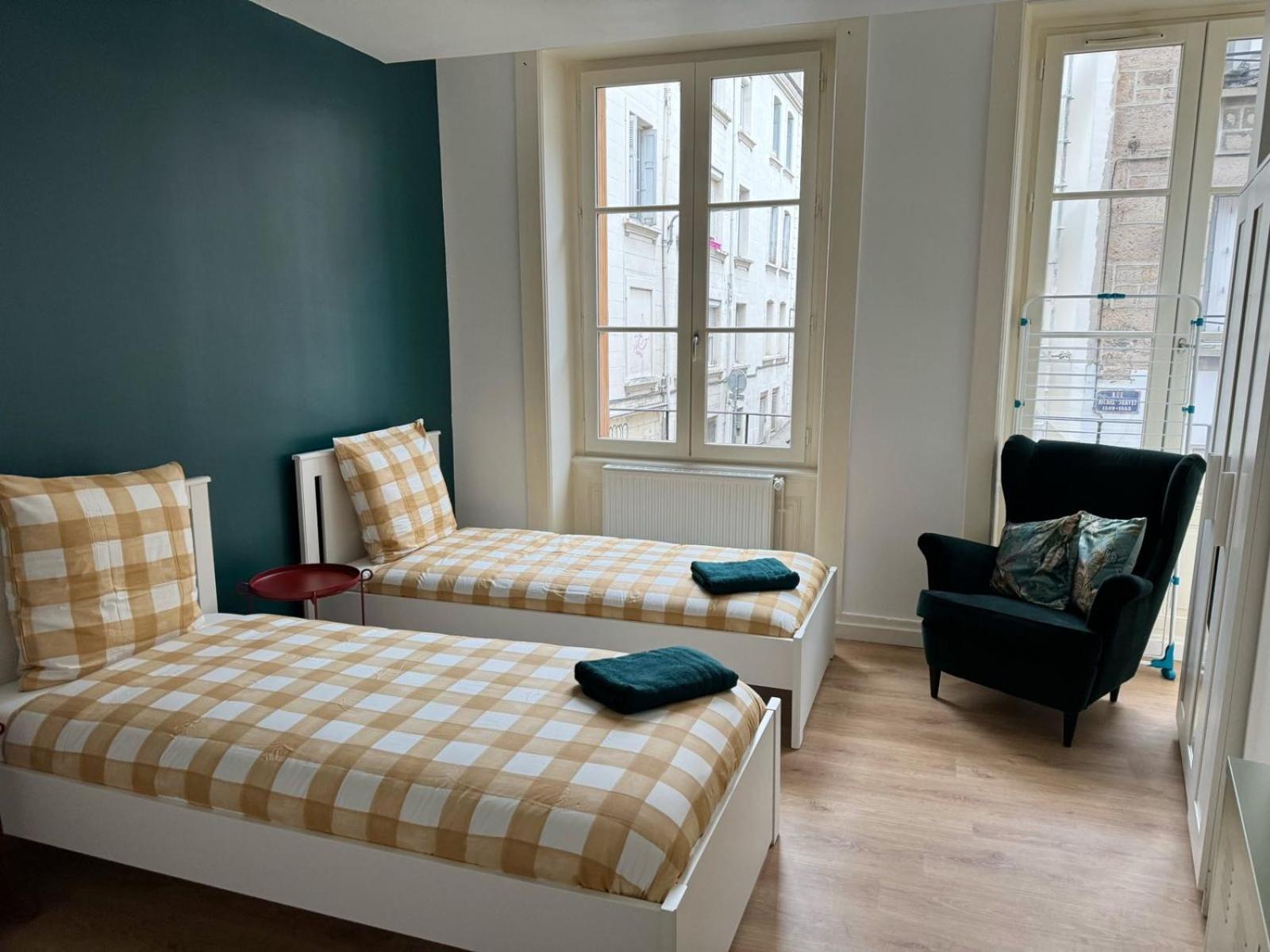 24 Chic & Cosy Grand Appart 88M2 Parking Gratuit Hypercentre Netflix Saint-Etienne  Dış mekan fotoğraf