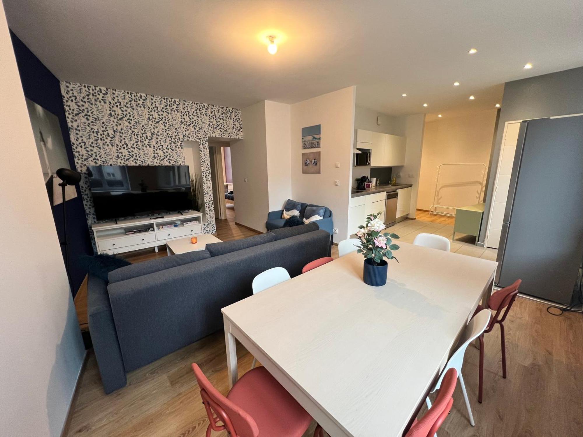 24 Chic & Cosy Grand Appart 88M2 Parking Gratuit Hypercentre Netflix Saint-Etienne  Dış mekan fotoğraf